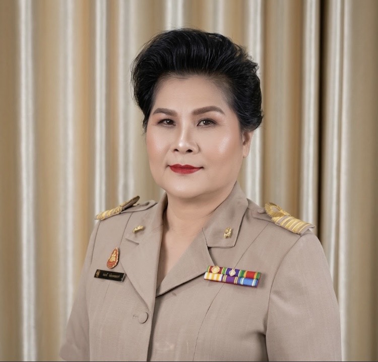 นางราตรี น้อยวรรณา